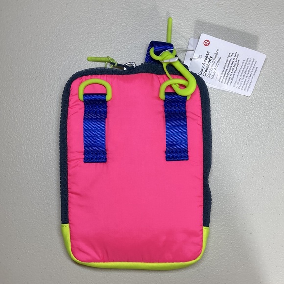 🎉 Lululemon Easy Access Crossbody Bag Neon - Picture 3 of 8